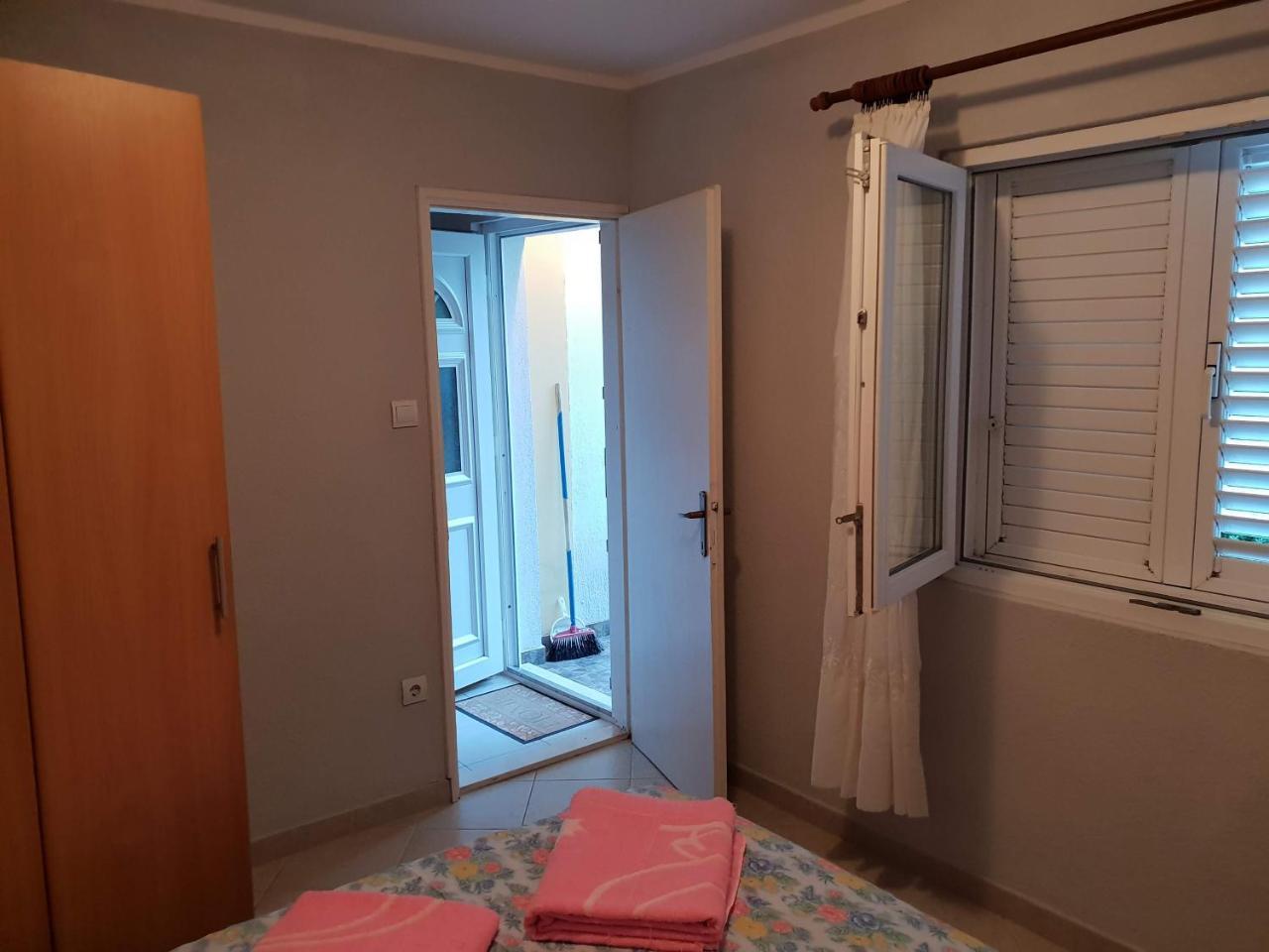 Apartment Miki Herceg Novi Esterno foto