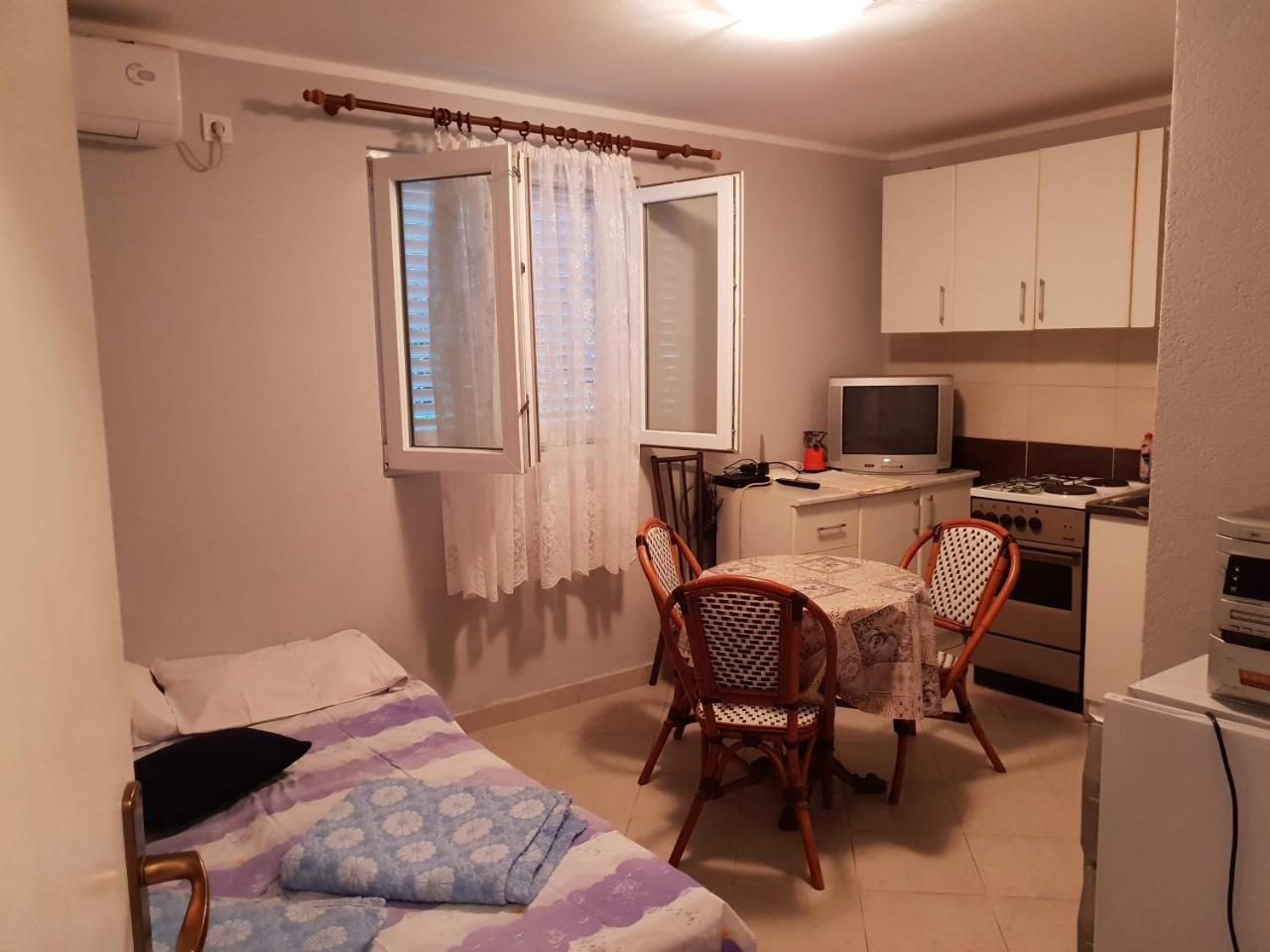 Apartment Miki Herceg Novi Esterno foto